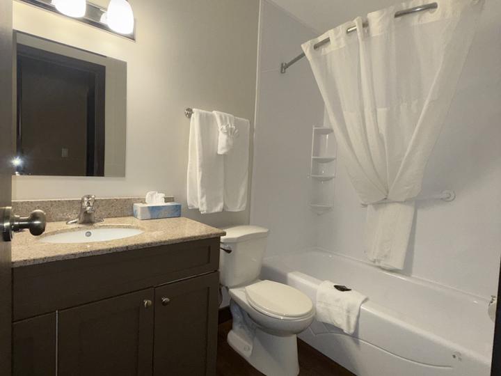 Siding 16 Lodge | Wetaskiwin | 30