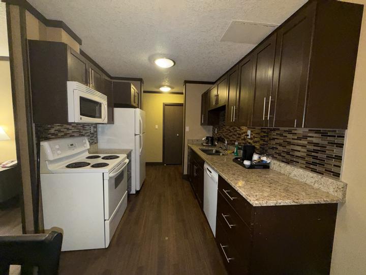 Siding 16 Lodge | Wetaskiwin | 28