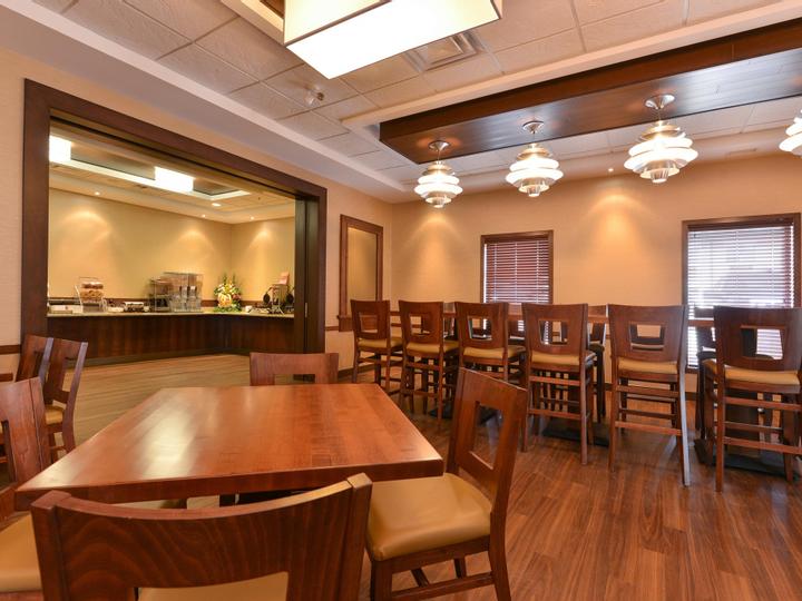 Siding 16 Lodge | Wetaskiwin | 3