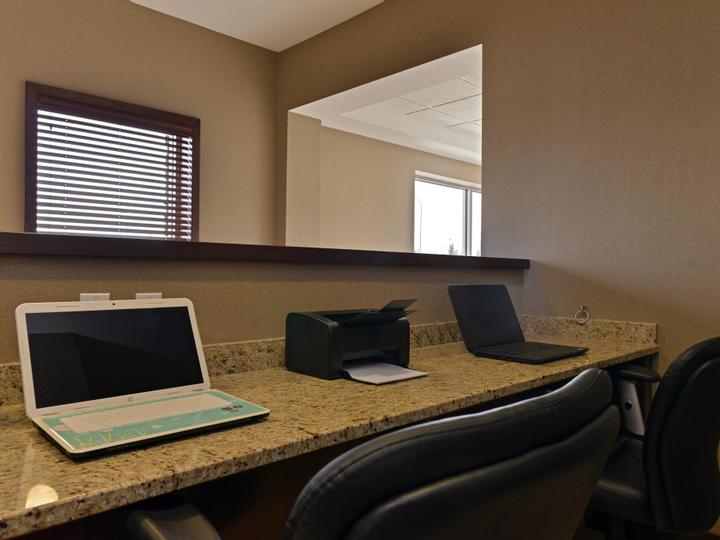 Siding 16 Lodge | Wetaskiwin | 7