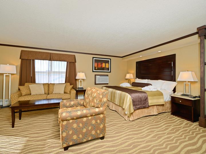 Siding 16 Lodge | Wetaskiwin | 21