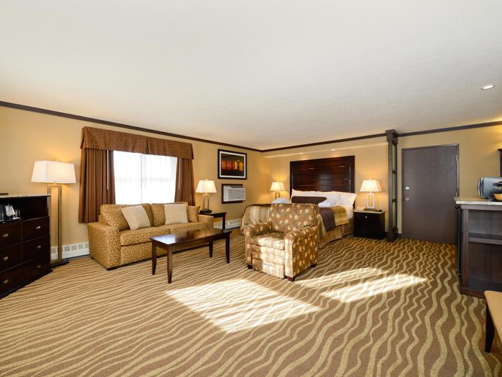 Siding 16 Lodge | Wetaskiwin | 23