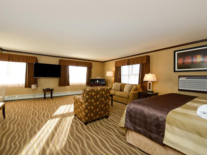 Siding 16 Lodge | Wetaskiwin | 24