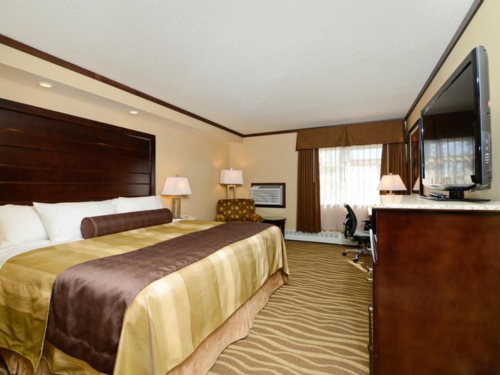 Siding 16 Lodge | Wetaskiwin | 17