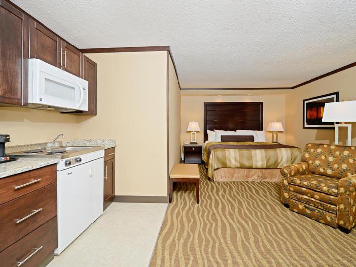 Siding 16 Lodge | Wetaskiwin | 4